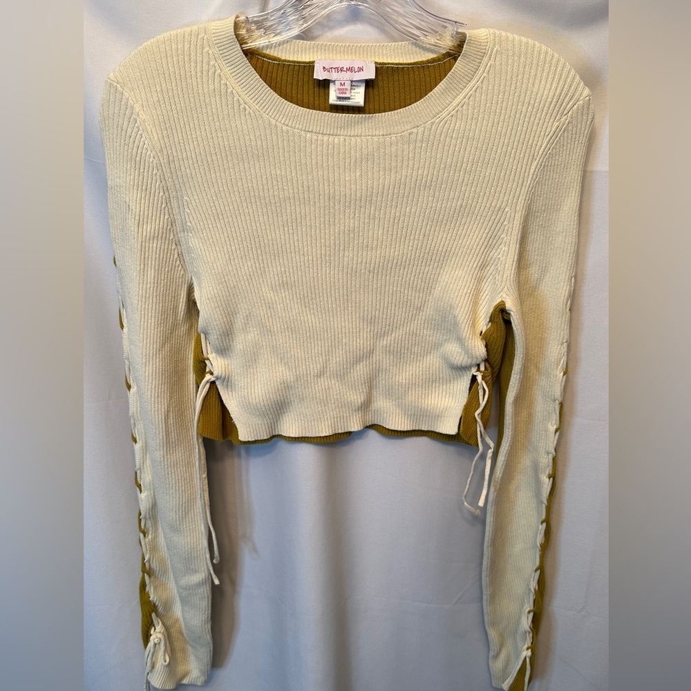 Butter Melon Size M Ribbed Cropped Sweater Lace Up Sides & Sleeves Olive Cream